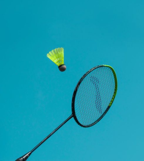 Jak naprawić uszkodzoną rakietę do badmintona
